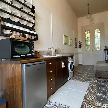 Yioklima - Renovated Neoclassical House With Two Bedrooms Feriehus