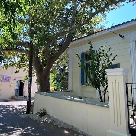 Feriehus Yioklima - Renovated Neoclassical House With Two Bedrooms Vámos